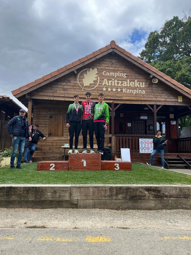 Triatlón Aritzaleku 2023 celebra su XX aniversario con una gran prueba en distancias sprint y super sprint, y una comida de hermandad